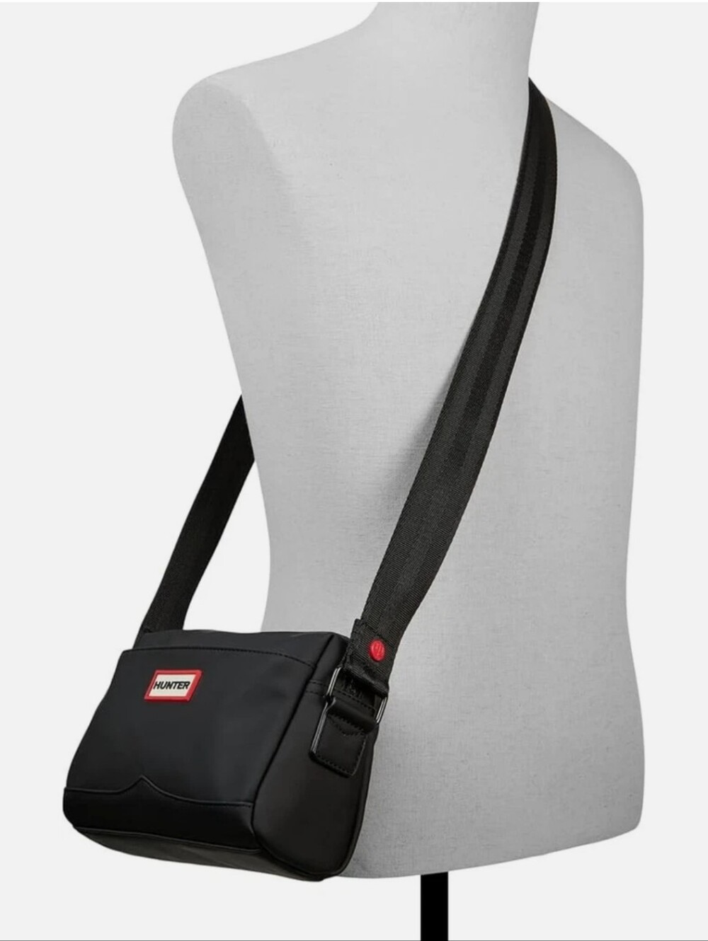 Hunter Black Belt Bag with Red Accents - Picture 2 of 7